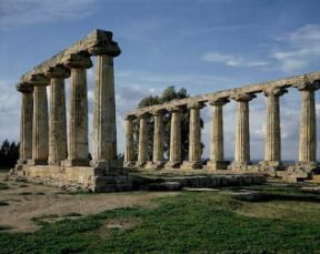 CittÃ . Il tempio dorico di Metaponto (Matera) detto delle Tavole Palatine; la cittÃ , colonia greca, fu fondata nel sec. VIII a. C.De Agostini Picture Library/G. Dagli Orti
